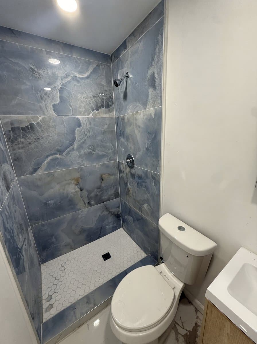 Hollywood Apartment: 2742 pierce st