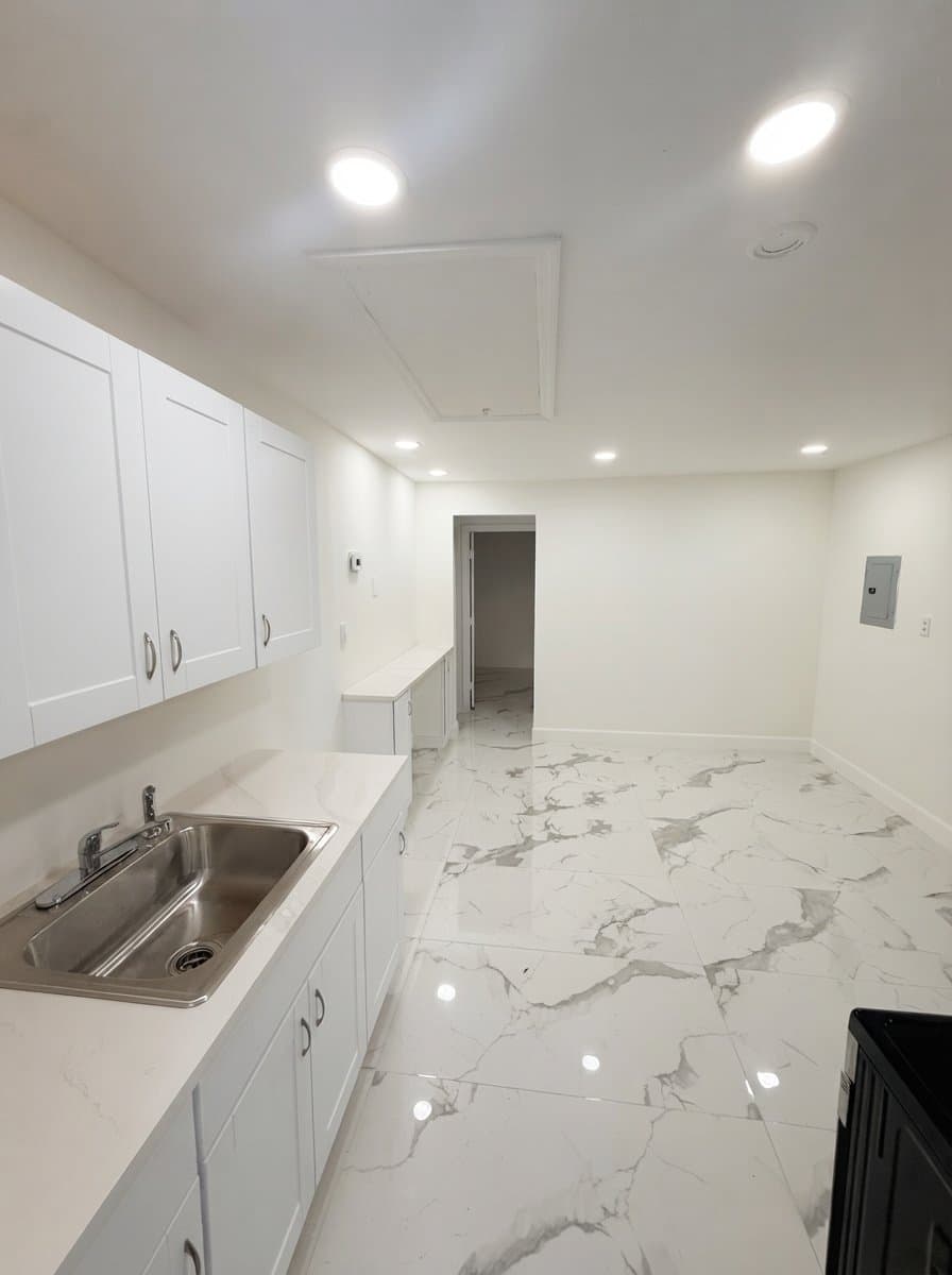 Hollywood Apartment: 2742 pierce st