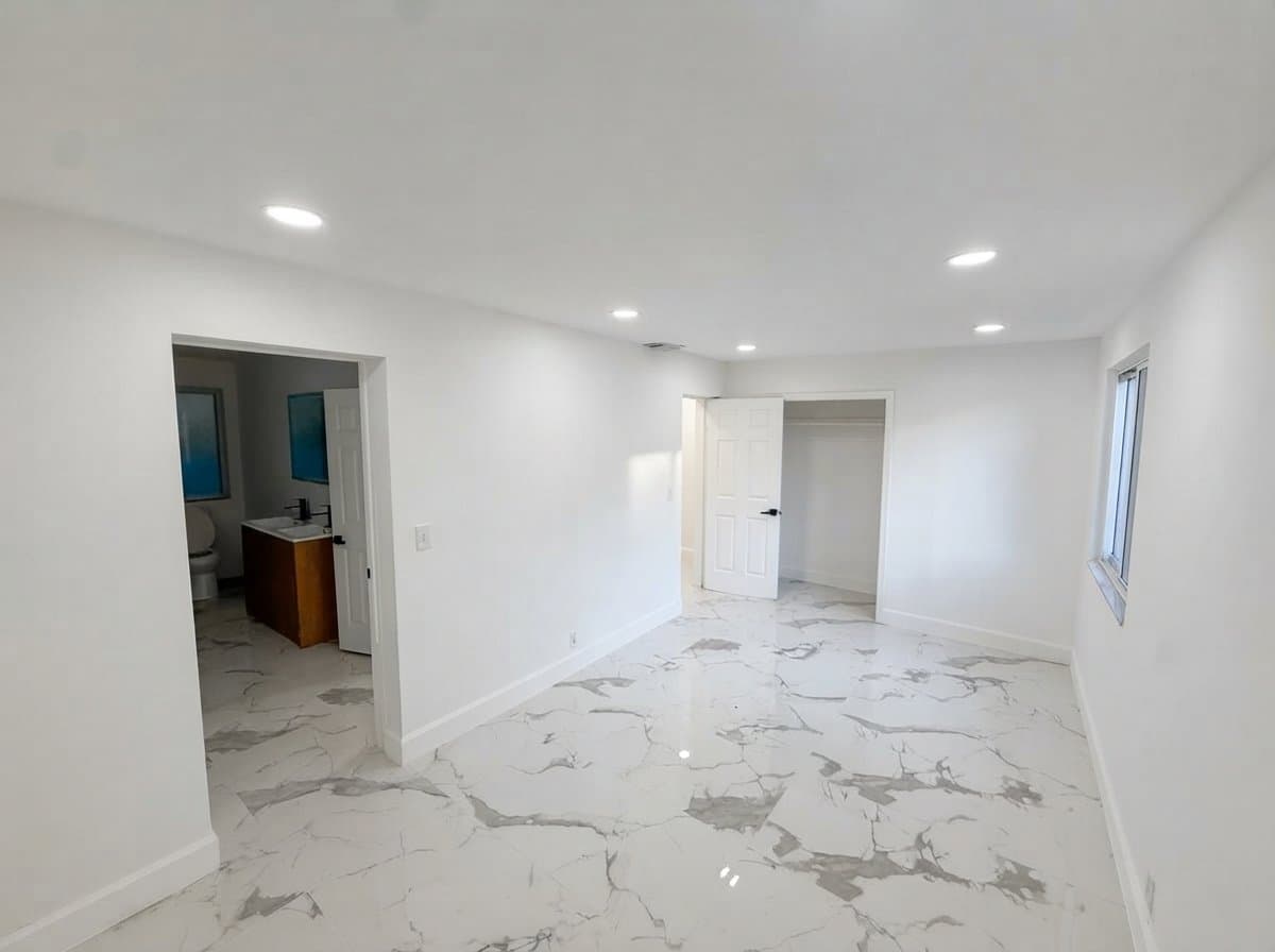 Hollywood Apartment: 2742 pierce st
