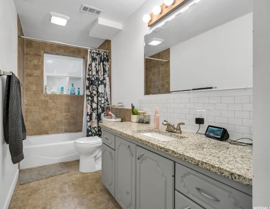 Logan House: 345 E 1200 N