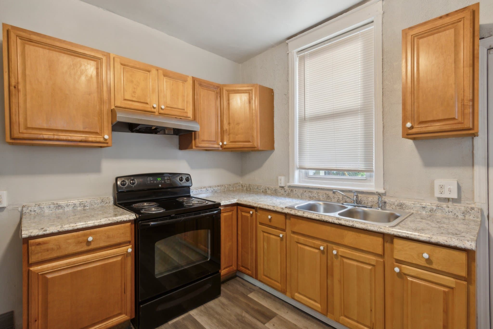 Philadelphia Townhome: 1504 S Lindenwood St