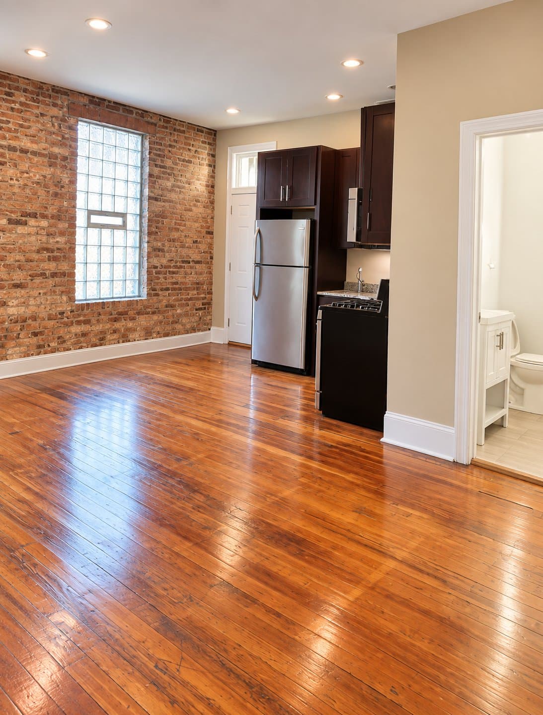 Chicago Apartment: 3535 W Armitage Ave