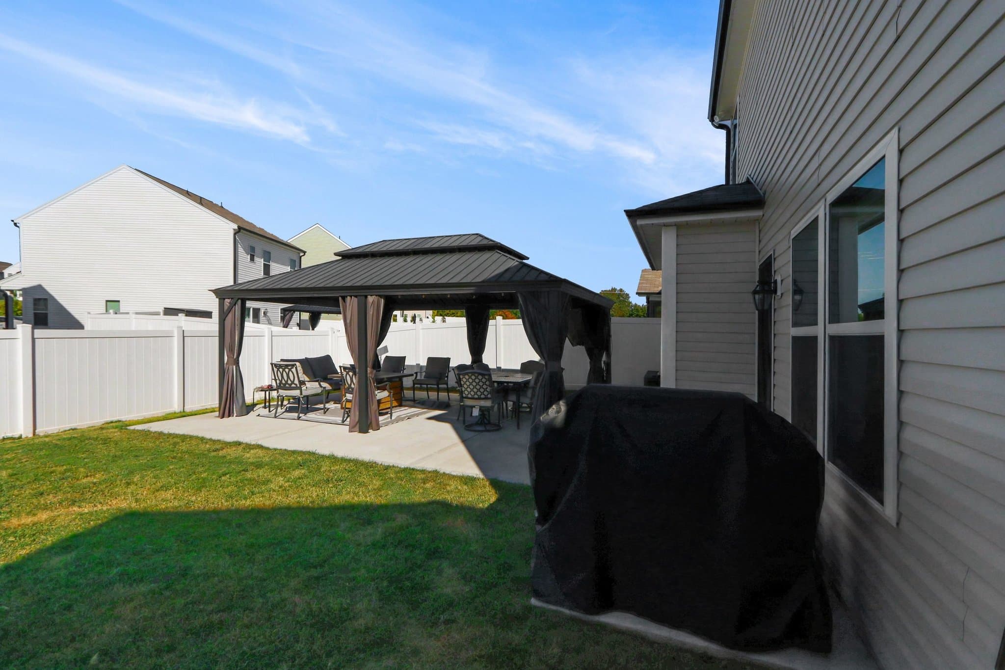 Salisbury House: 547 Willamette Dr