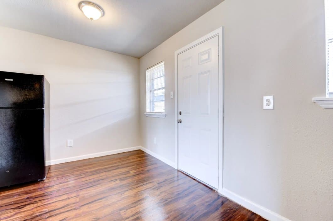 Houston Apartment: 5513 CAVALCADE ST