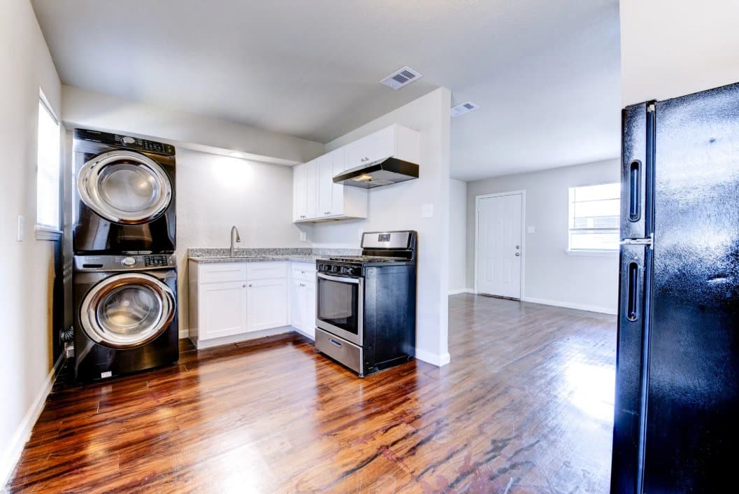 Houston Apartment: 5513 CAVALCADE ST