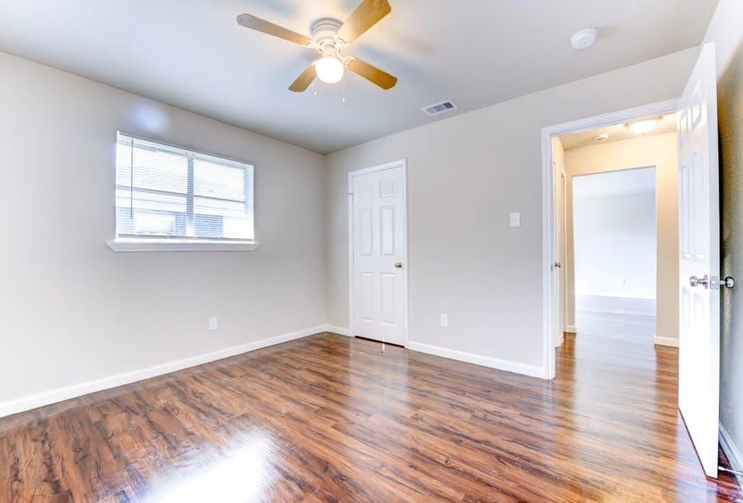 Houston Apartment: 5513 CAVALCADE ST