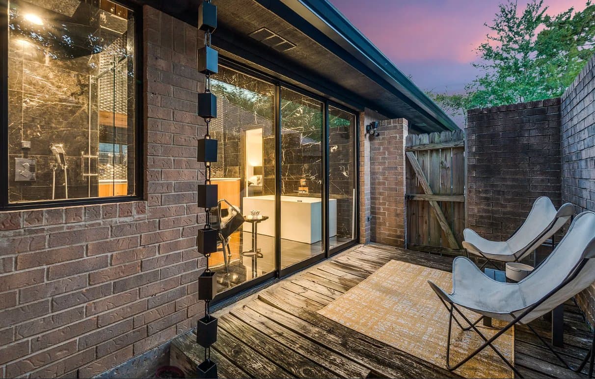 Dallas House: 6418 Covecreek Pl
