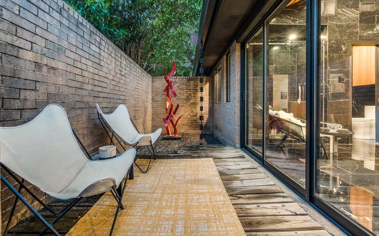 Dallas House: 6418 Covecreek Pl