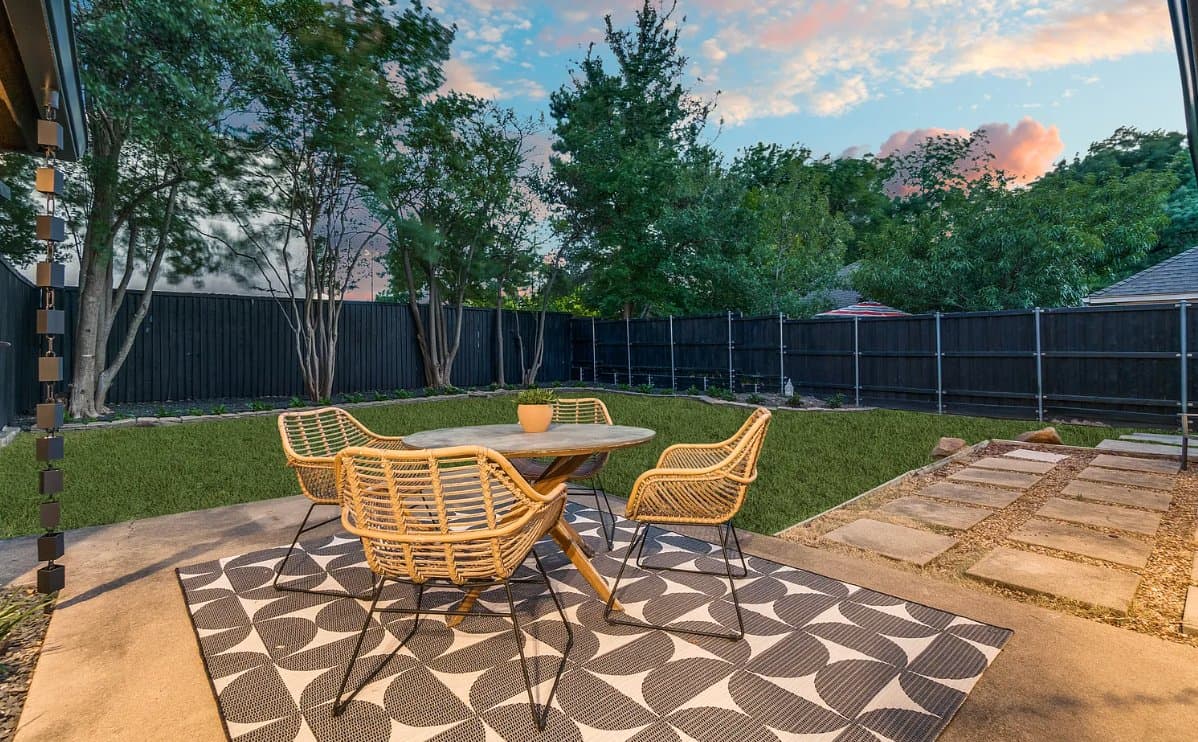 Dallas House: 6418 Covecreek Pl