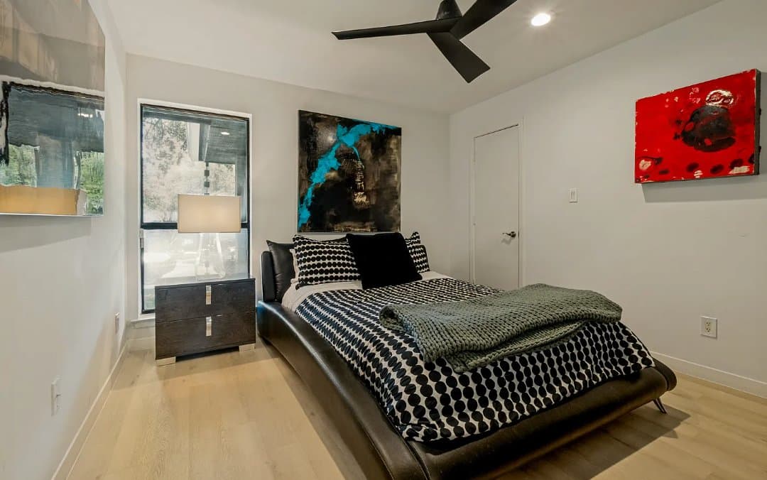 Dallas House: 6418 Covecreek Pl