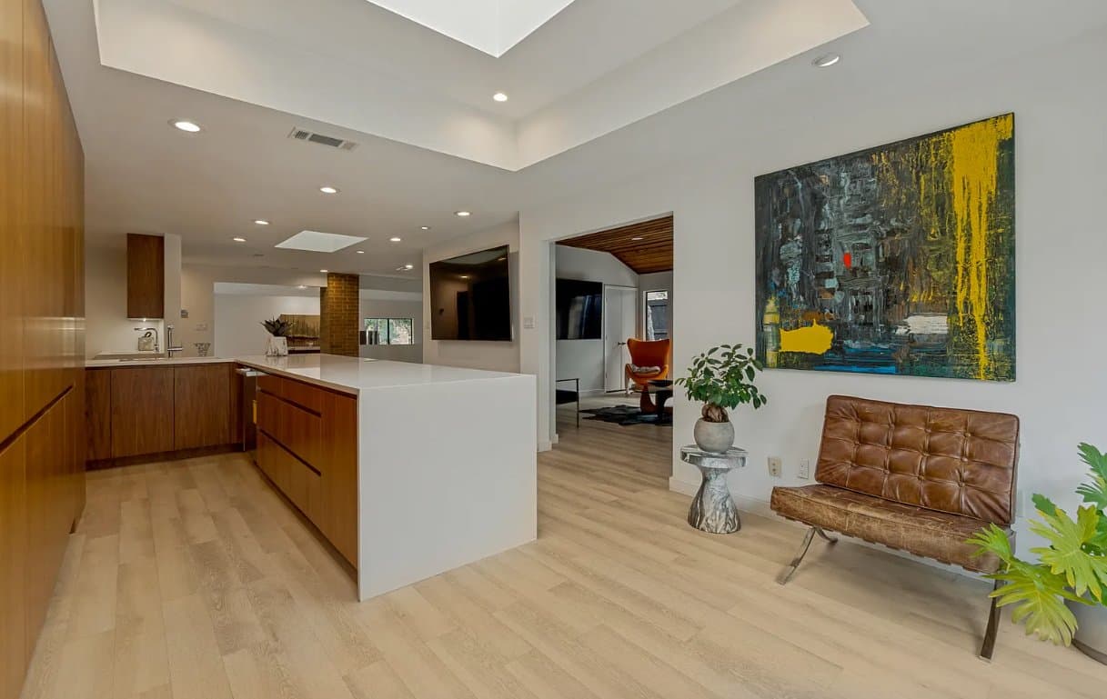 Dallas House: 6418 Covecreek Pl