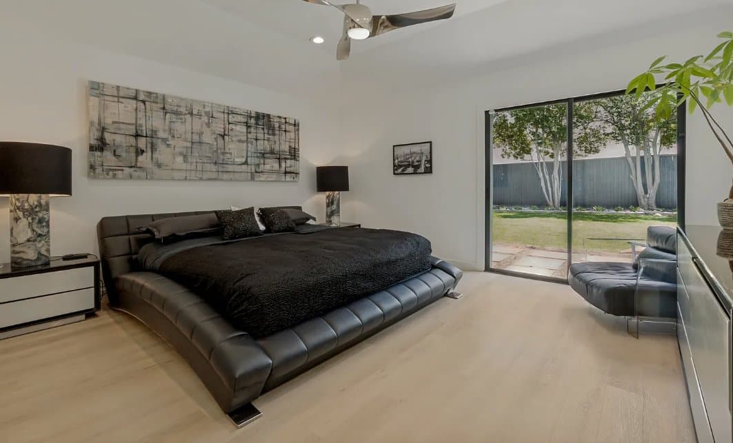 Dallas House: 6418 Covecreek Pl