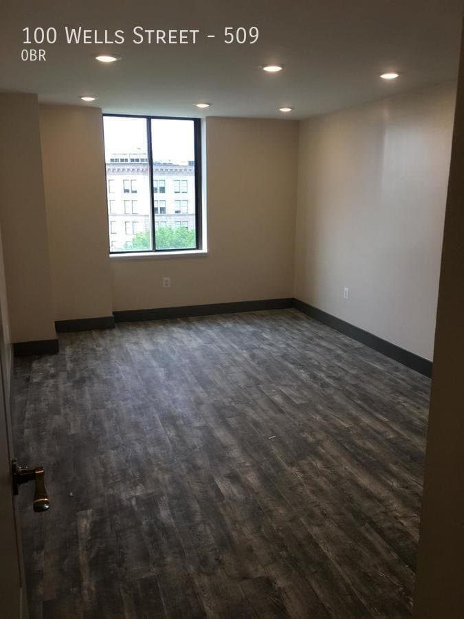 Hartford Apartment: 100 Wells Street