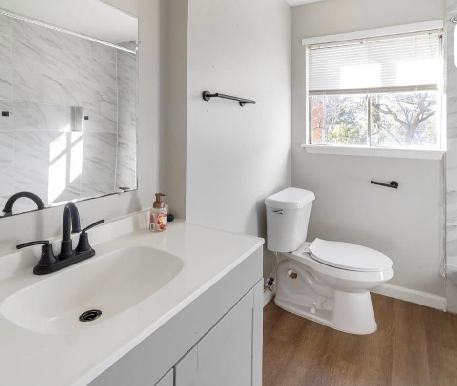 Bryan Apartment: 1014 E 23rd St