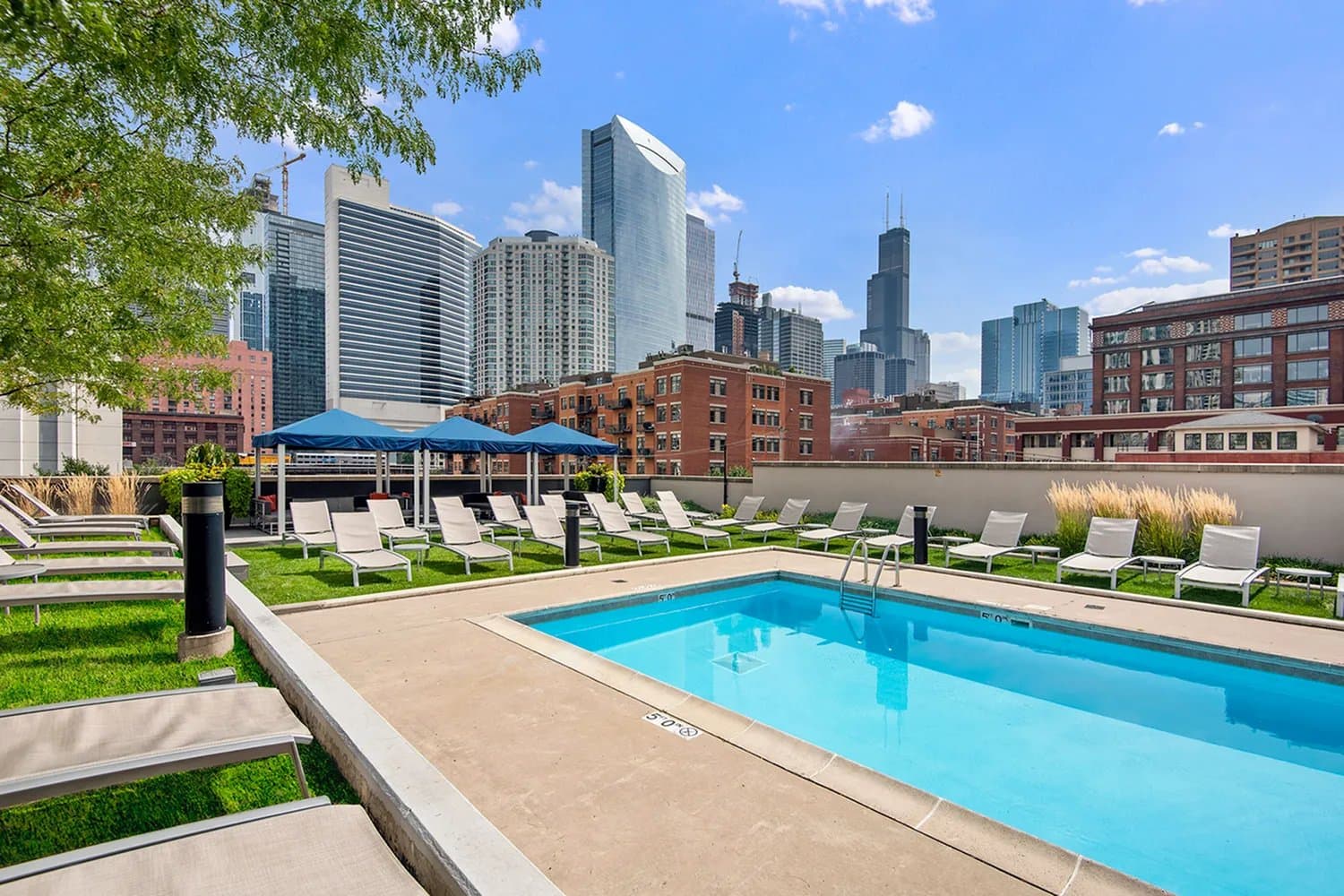 Chicago Apartment: 353 N Desplaines Street