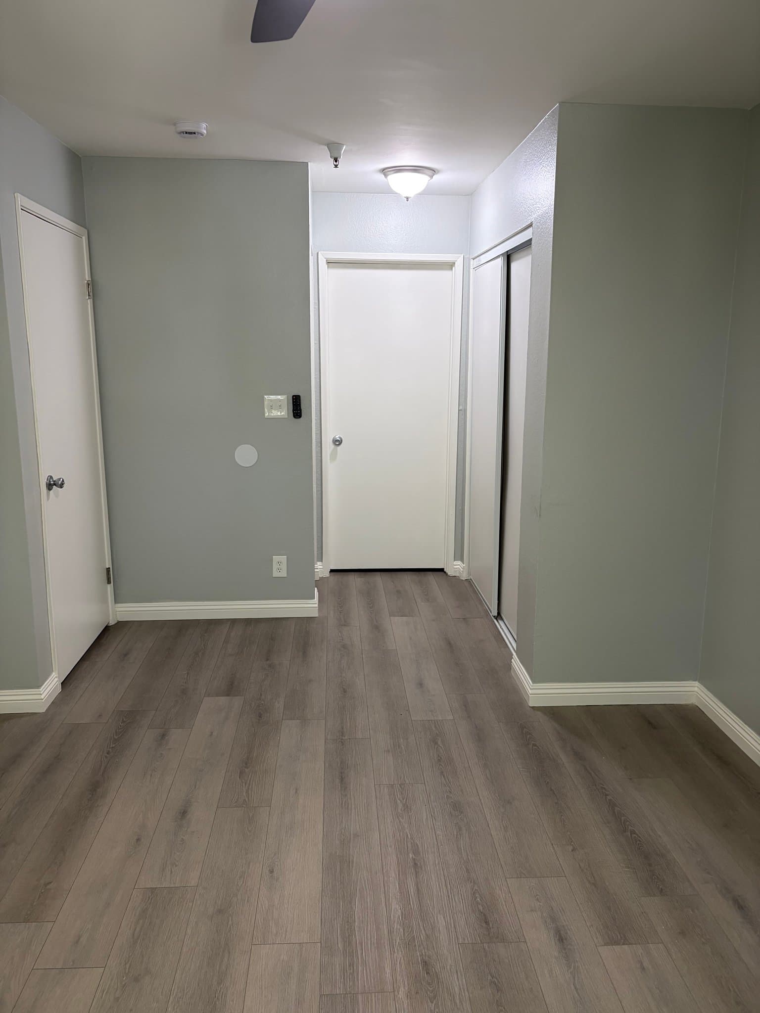 North Hollywood Apartment: 5811 Tujunga ave