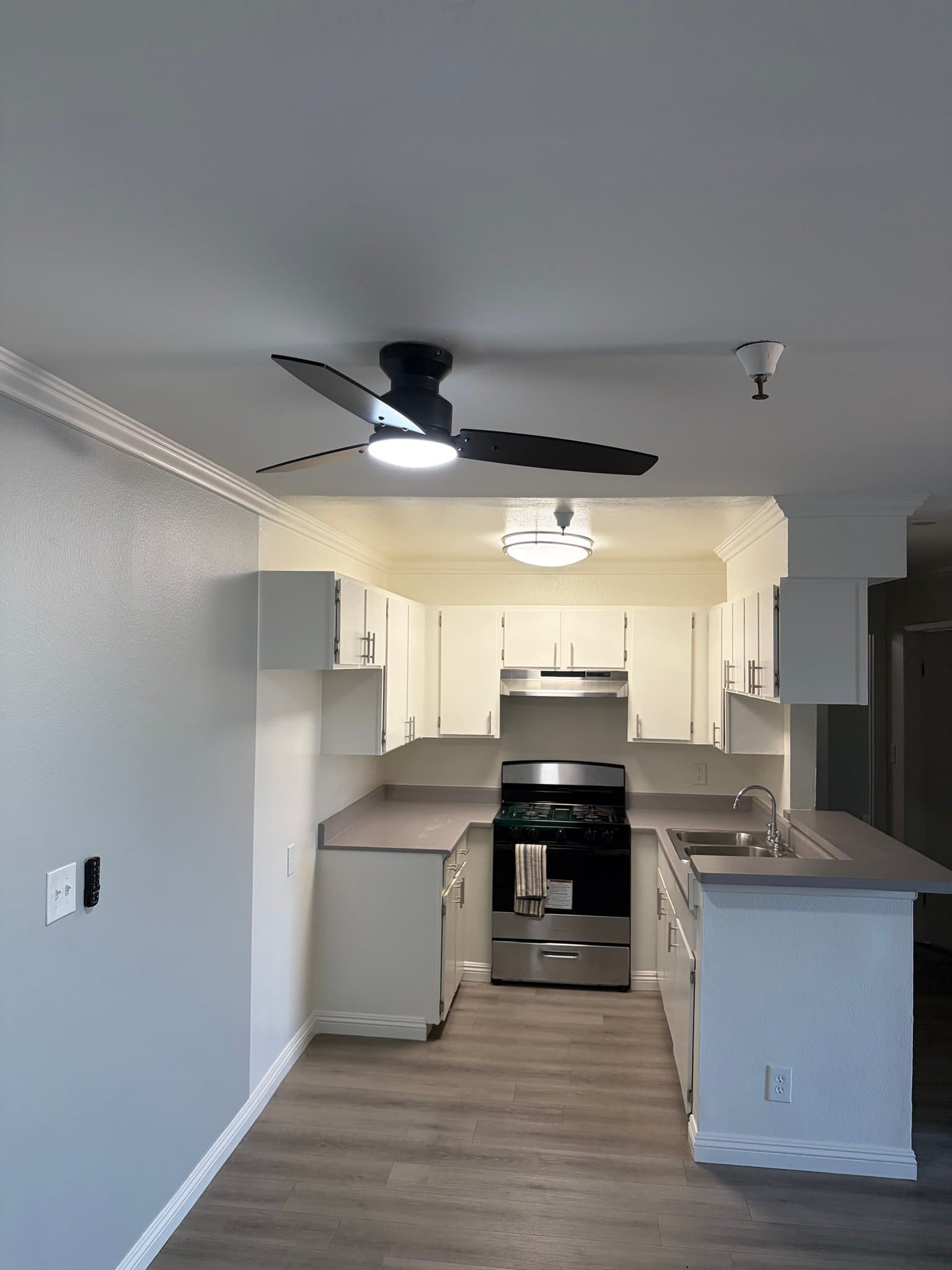 North Hollywood Apartment: 5811 Tujunga ave