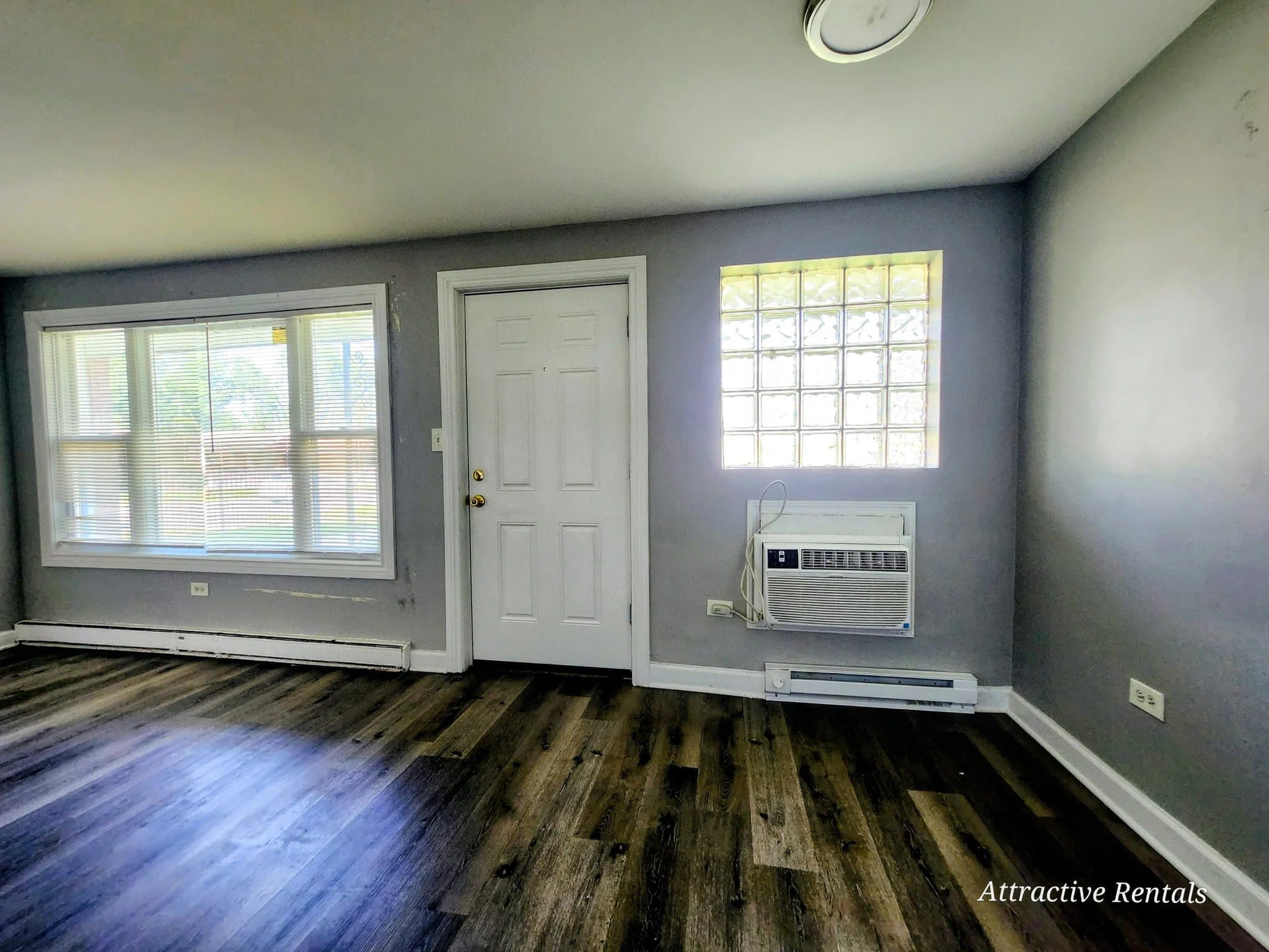 Blue Island Apartment: 2123 W 119th St #4