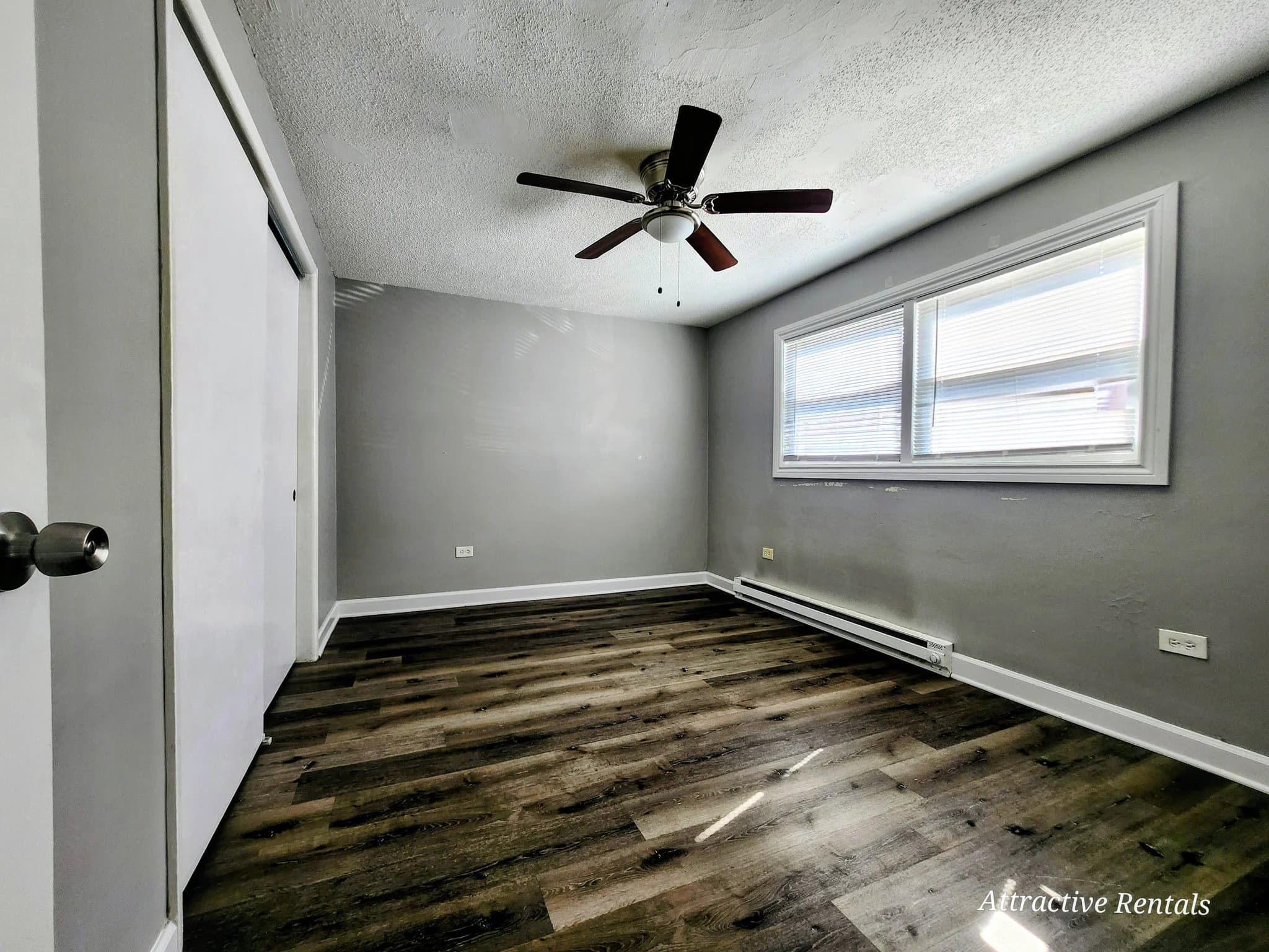 Blue Island Apartment: 2123 W 119th St #4