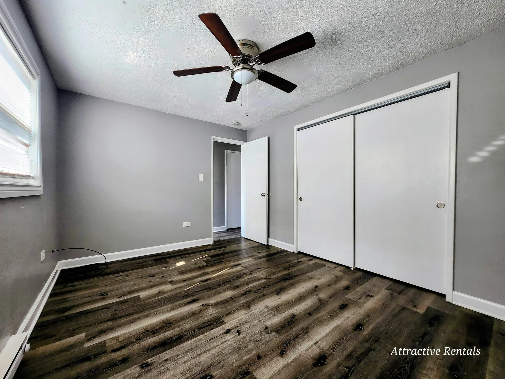 Blue Island Apartment: 2123 W 119th St #4