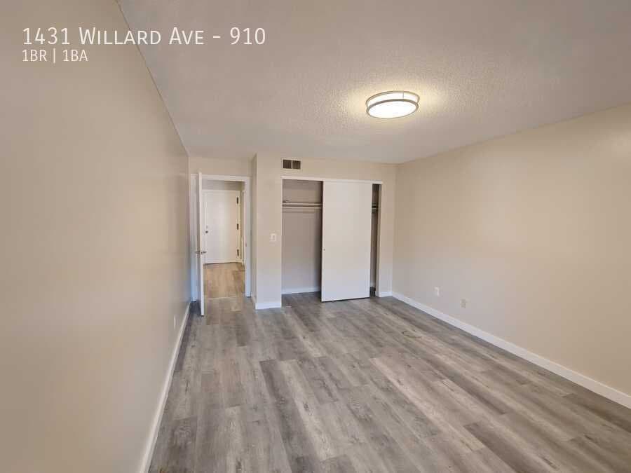 Newington Apartment: 1431 Willard Ave