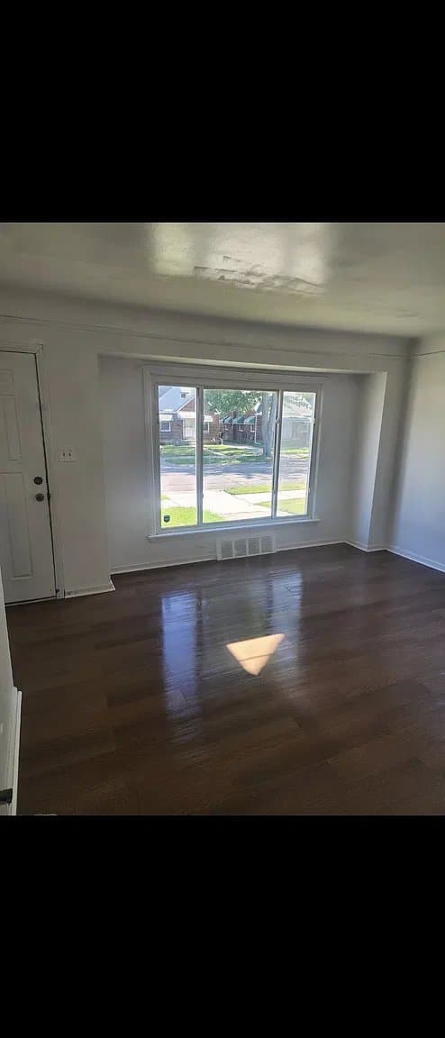 Detroit House: 16509 Tacoma