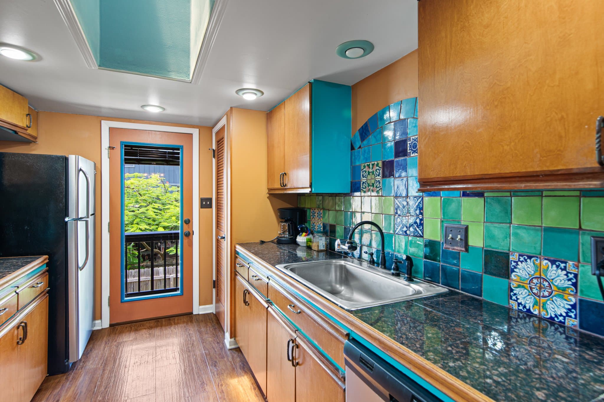 South Padre Island Condo: 114 E Dolphin St.