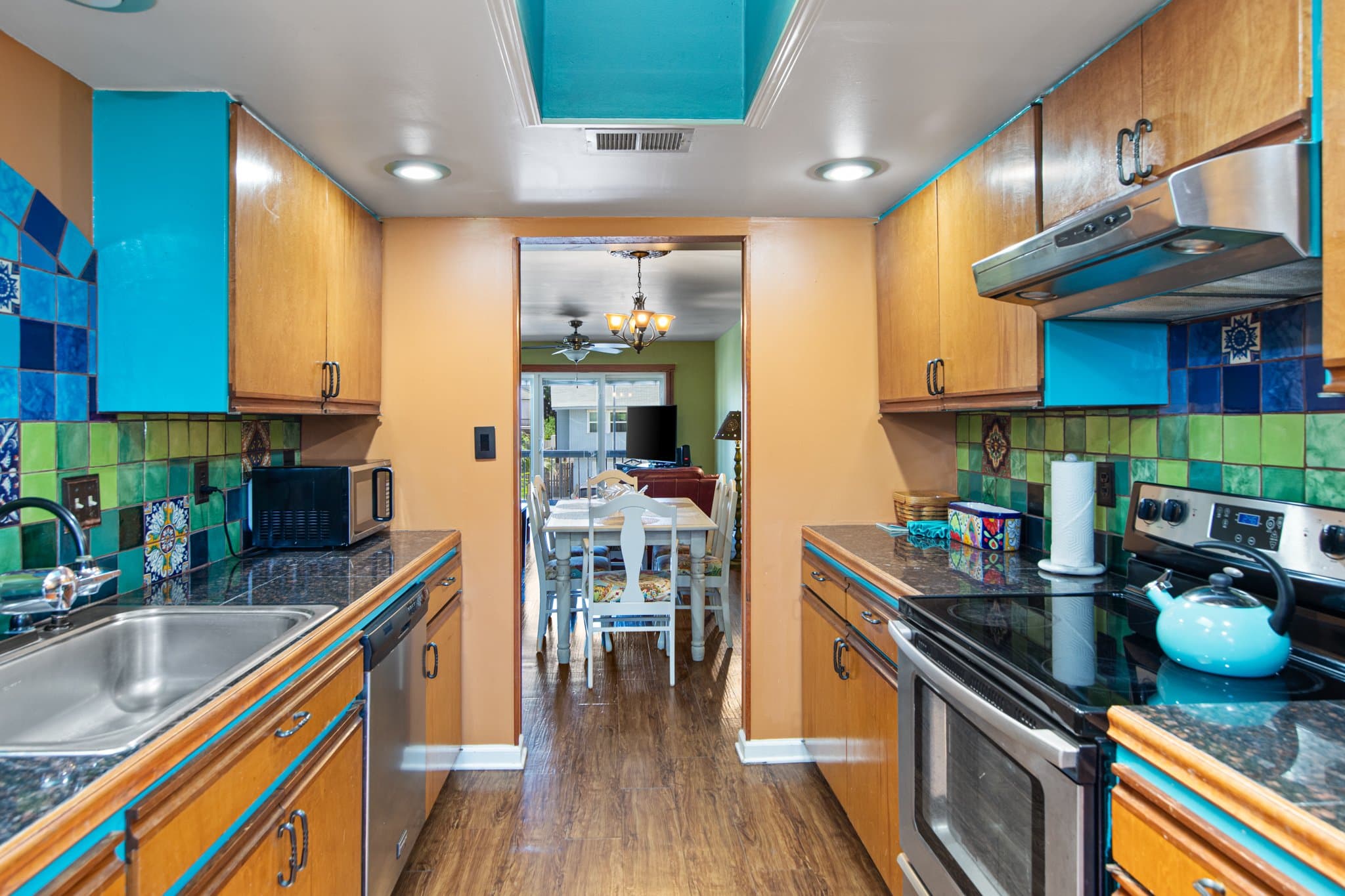 South Padre Island Condo: 114 E Dolphin St.