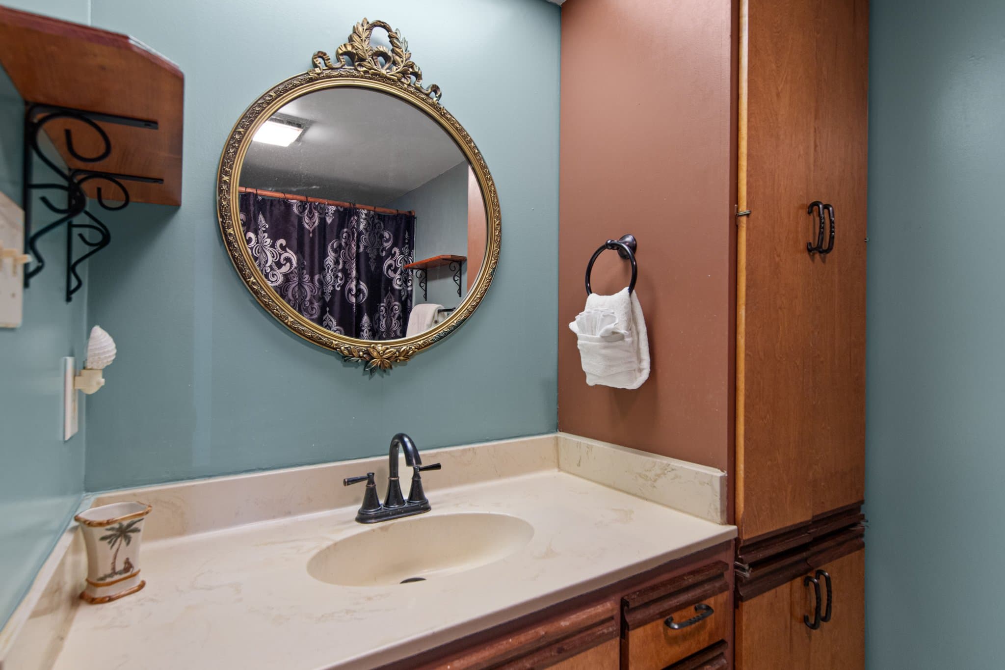 South Padre Island Condo: 114 E Dolphin St.