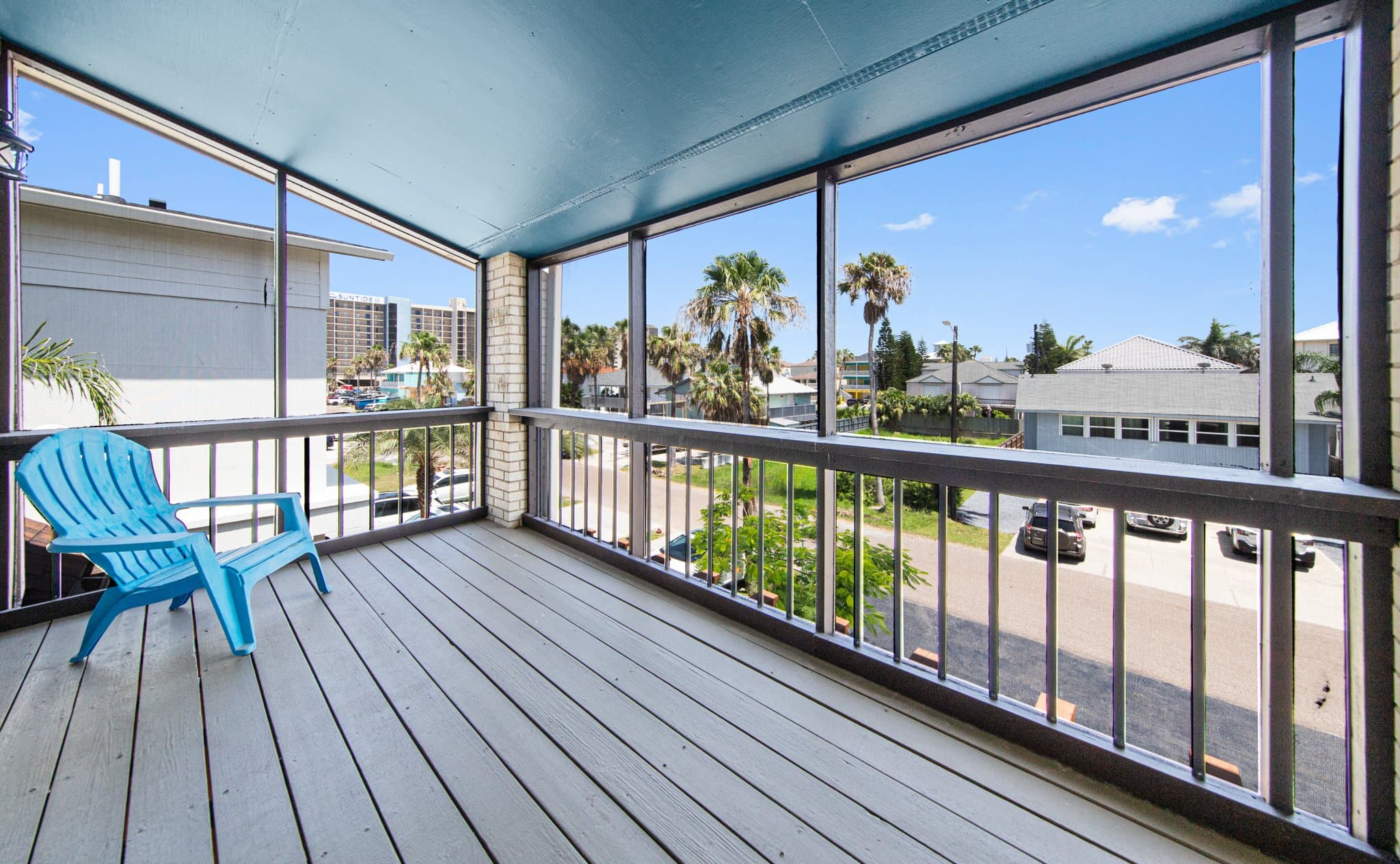 South Padre Island Condo: 114 E Dolphin St.