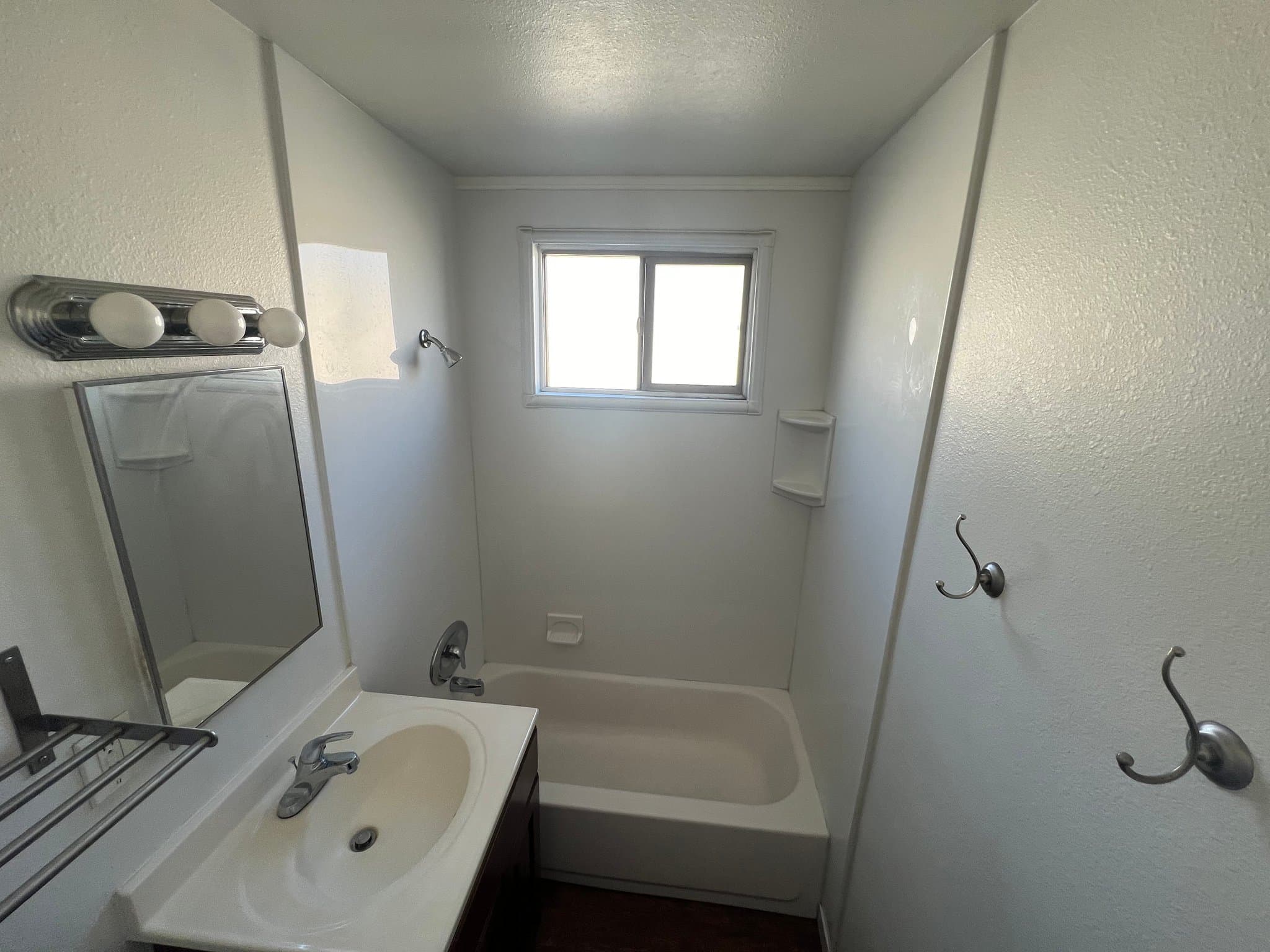 Fullerton Apartment: 358, 362, 366, 370 W. Truslow Ave
