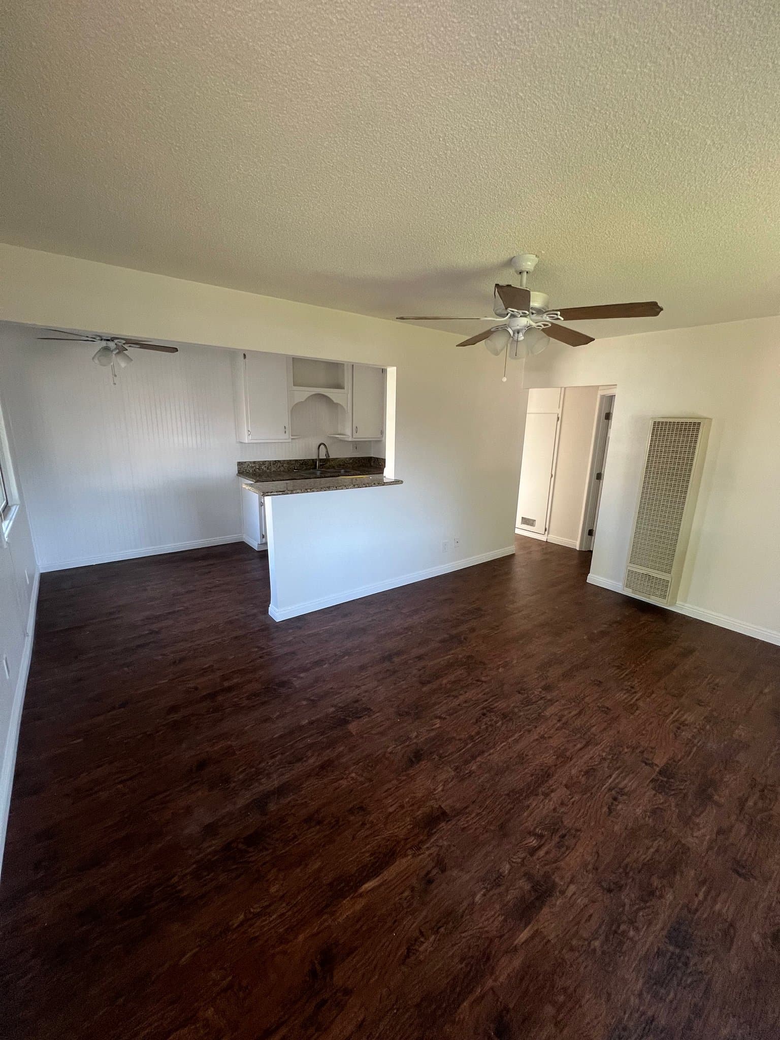 Fullerton Apartment: 358, 362, 366, 370 W. Truslow Ave