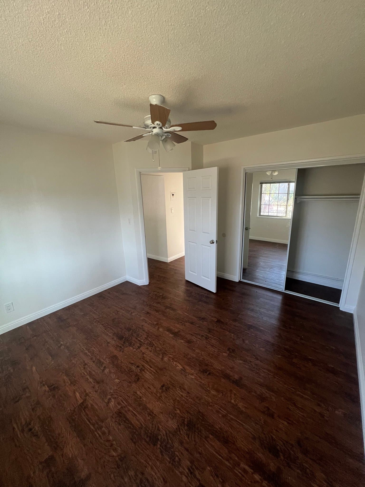 Fullerton Apartment: 358, 362, 366, 370 W. Truslow Ave