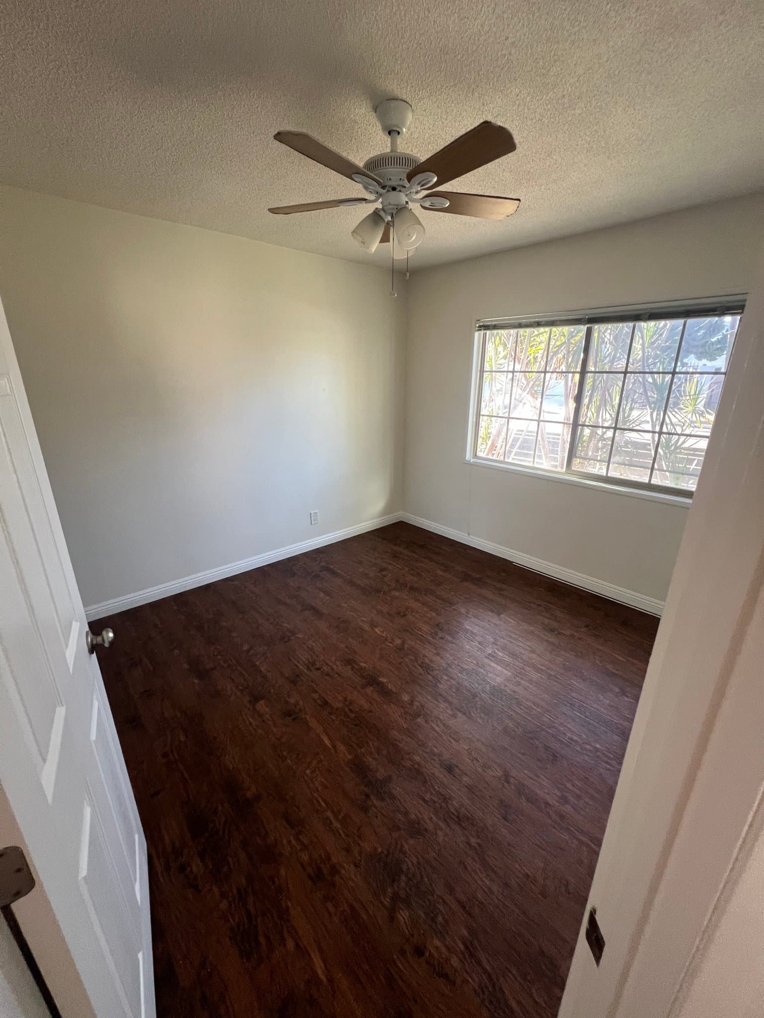 Fullerton Apartment: 358, 362, 366, 370 W. Truslow Ave