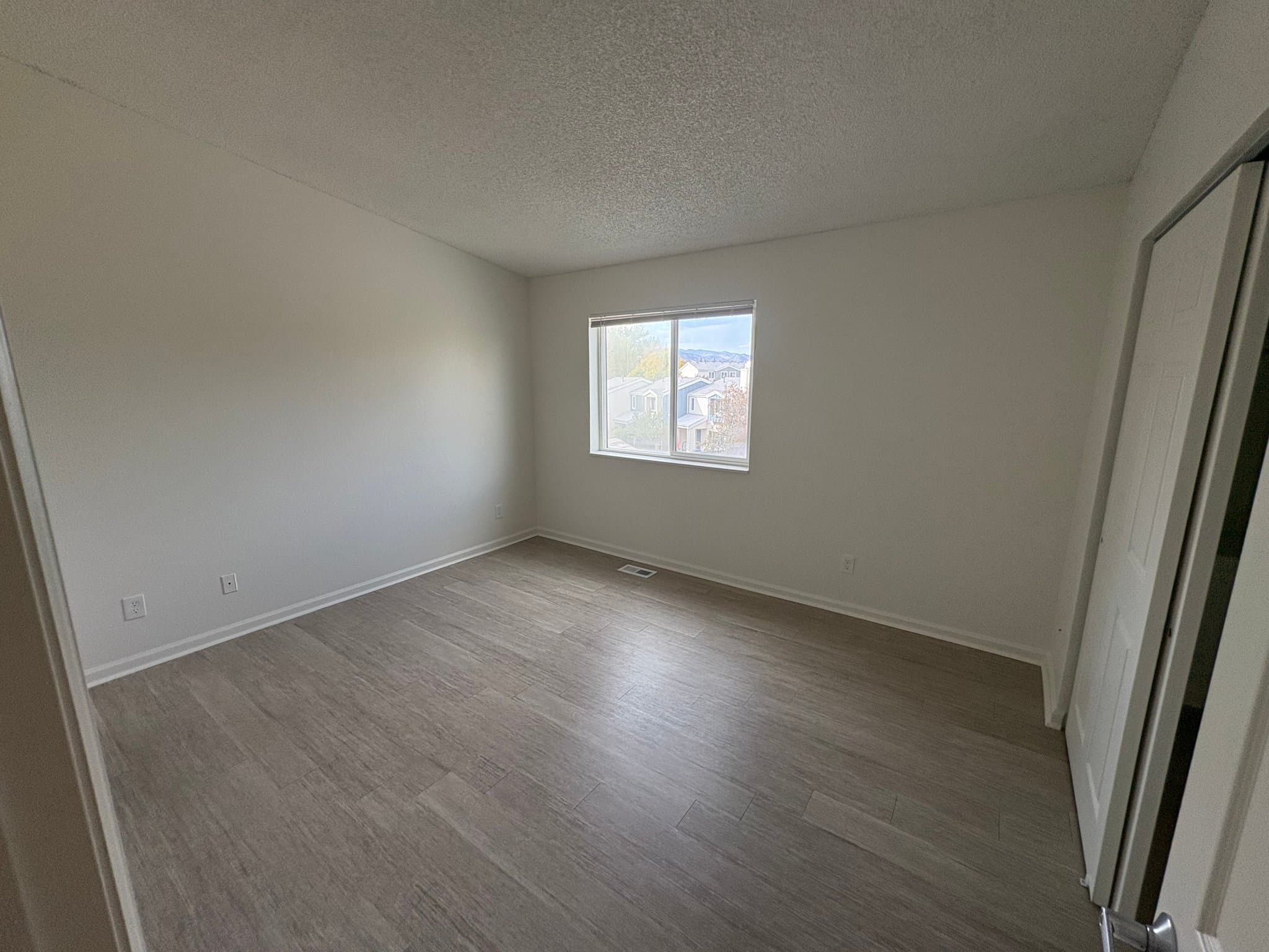 Boulder Condo: 670 Walden Circle