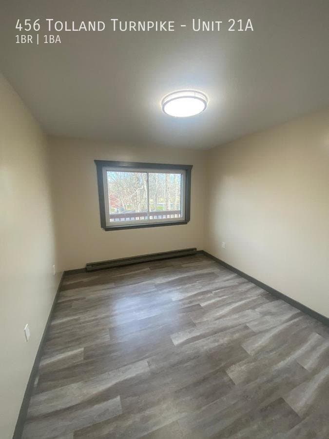 Willington Apartment: 456 Tolland Turnpike