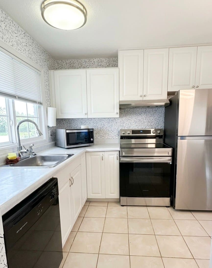 St Louis Park Townhome: 2645 Alabama Ave S