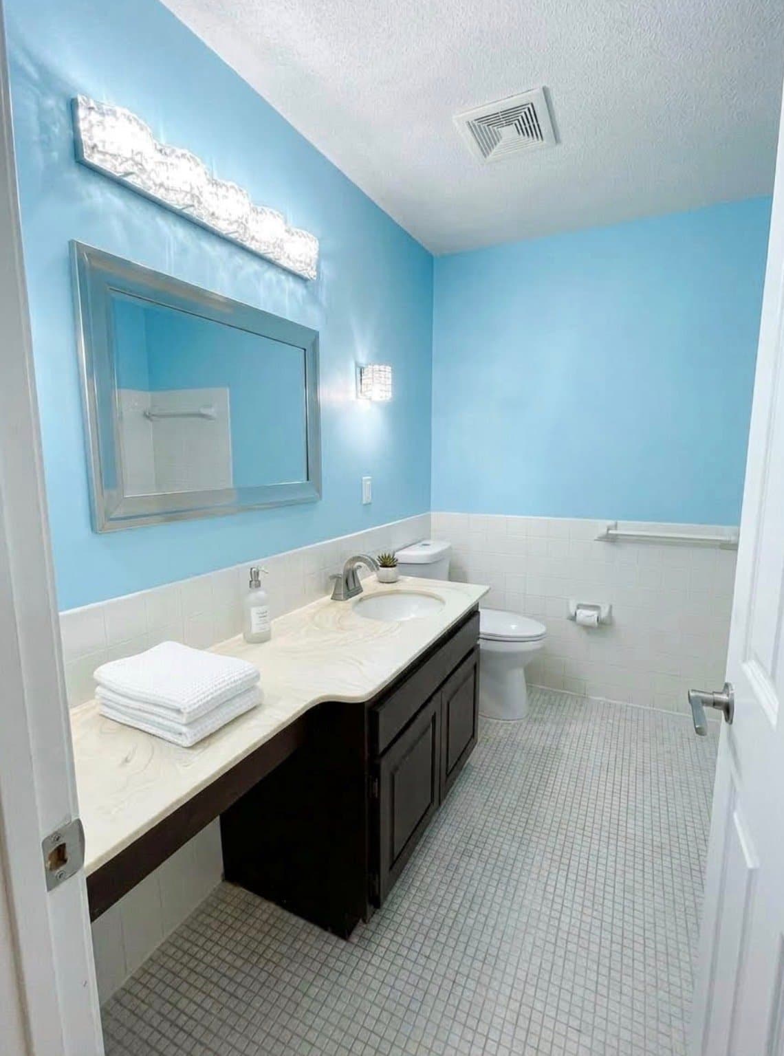 St Louis Park Townhome: 2645 Alabama Ave S