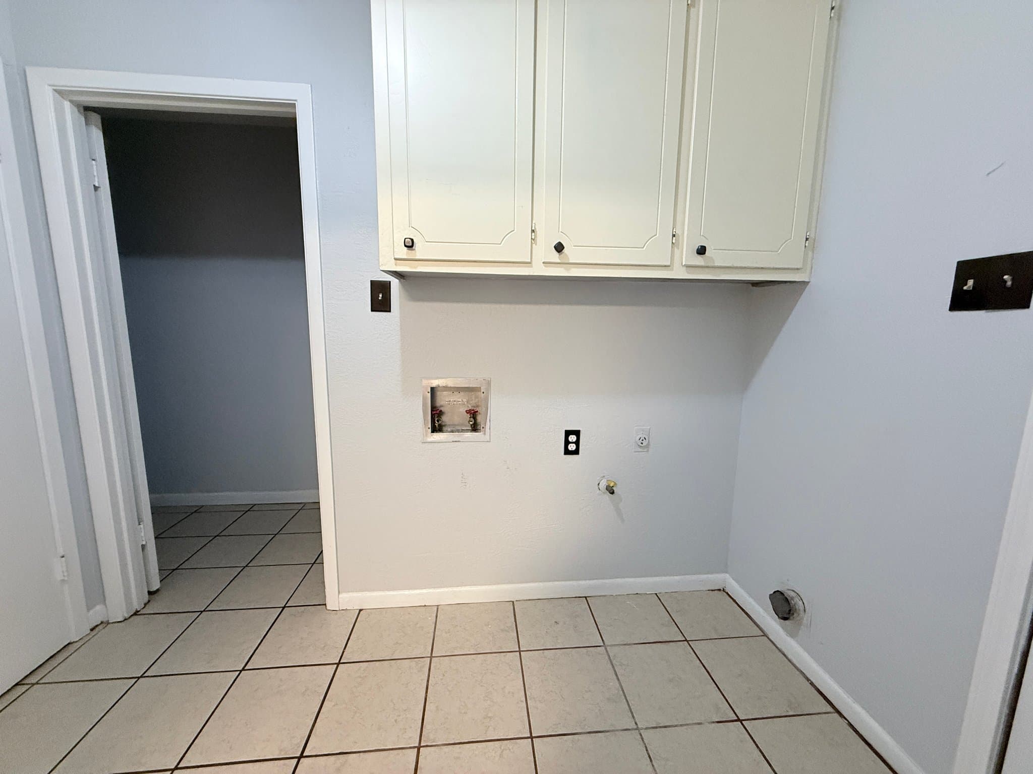 Longview House: 906 Redbud Ln