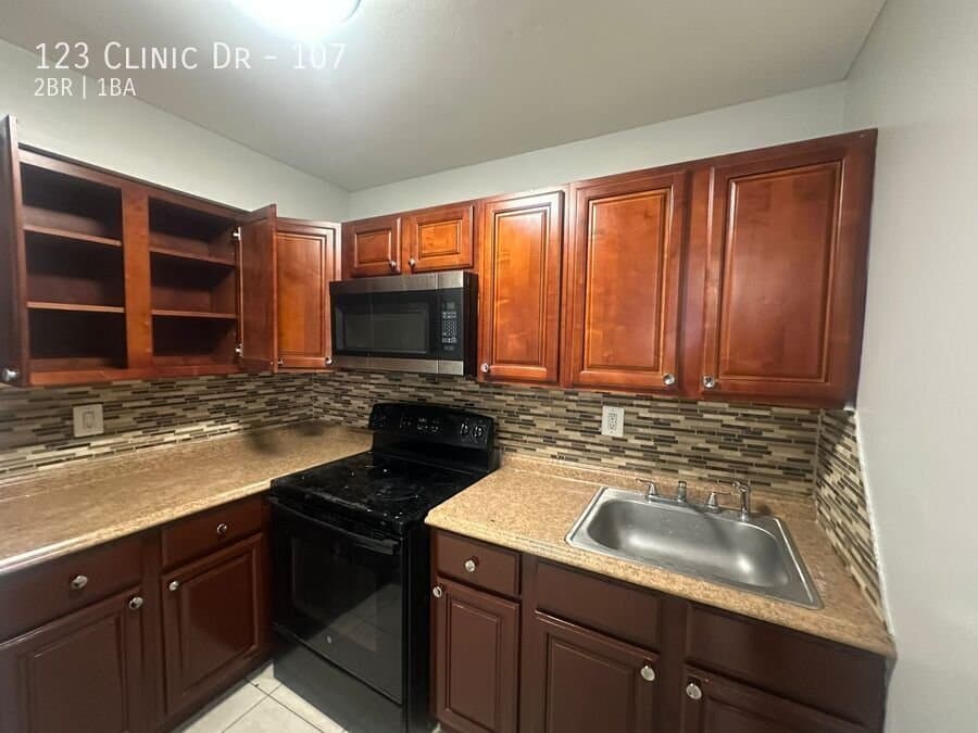 New Britain Apartment: 123 Clinic Dr