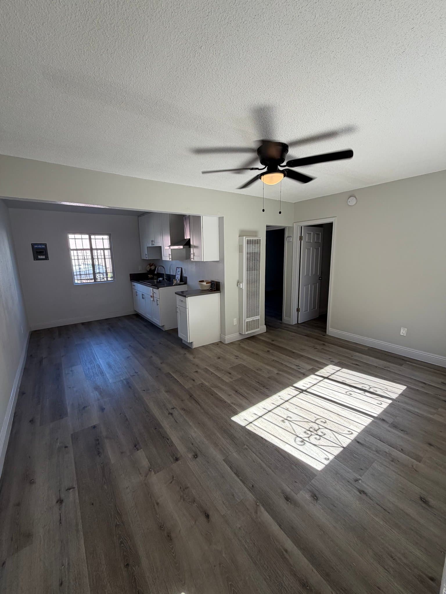 Los Angeles Apartment: 7400 S Hoover St