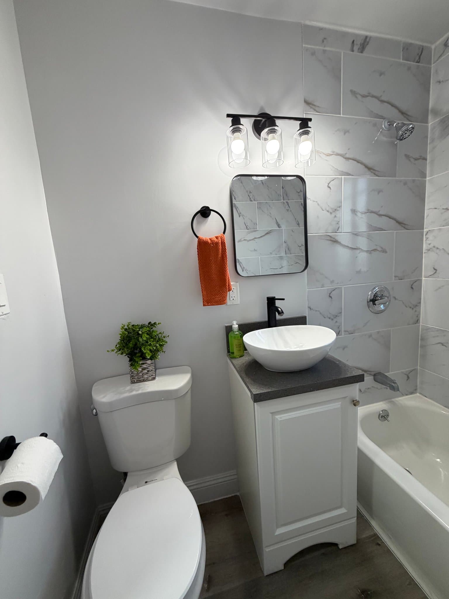 Los Angeles Apartment: 7400 S Hoover St