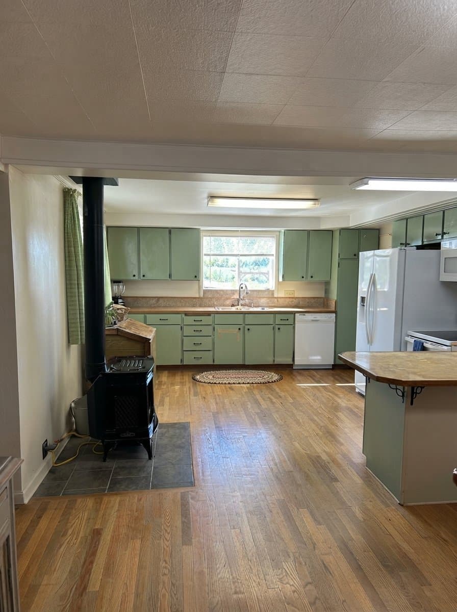 Montrose House: 11311 6450 Road