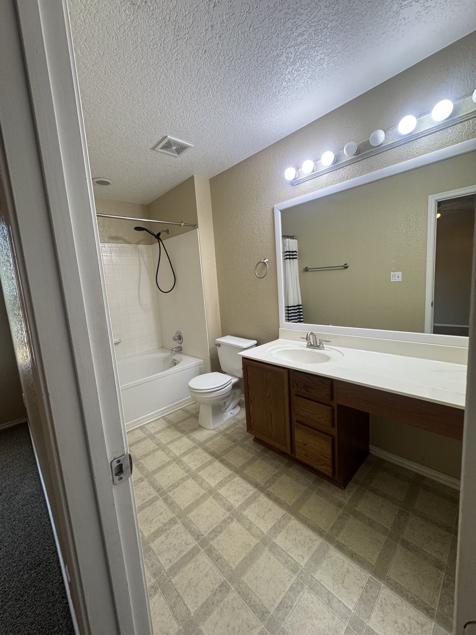 San Antonio House: 307 Amberdale Oak
