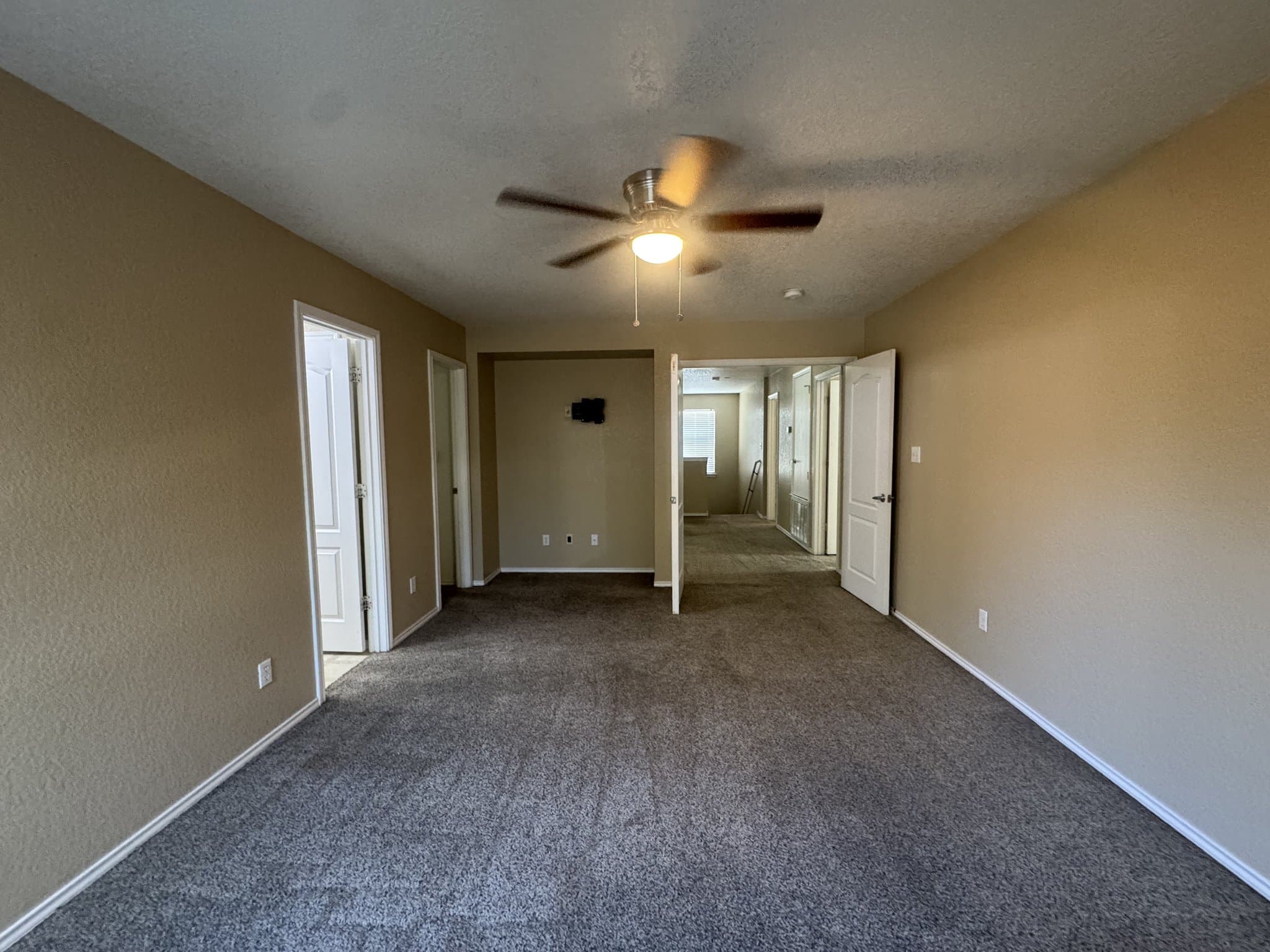 San Antonio House: 307 Amberdale Oak