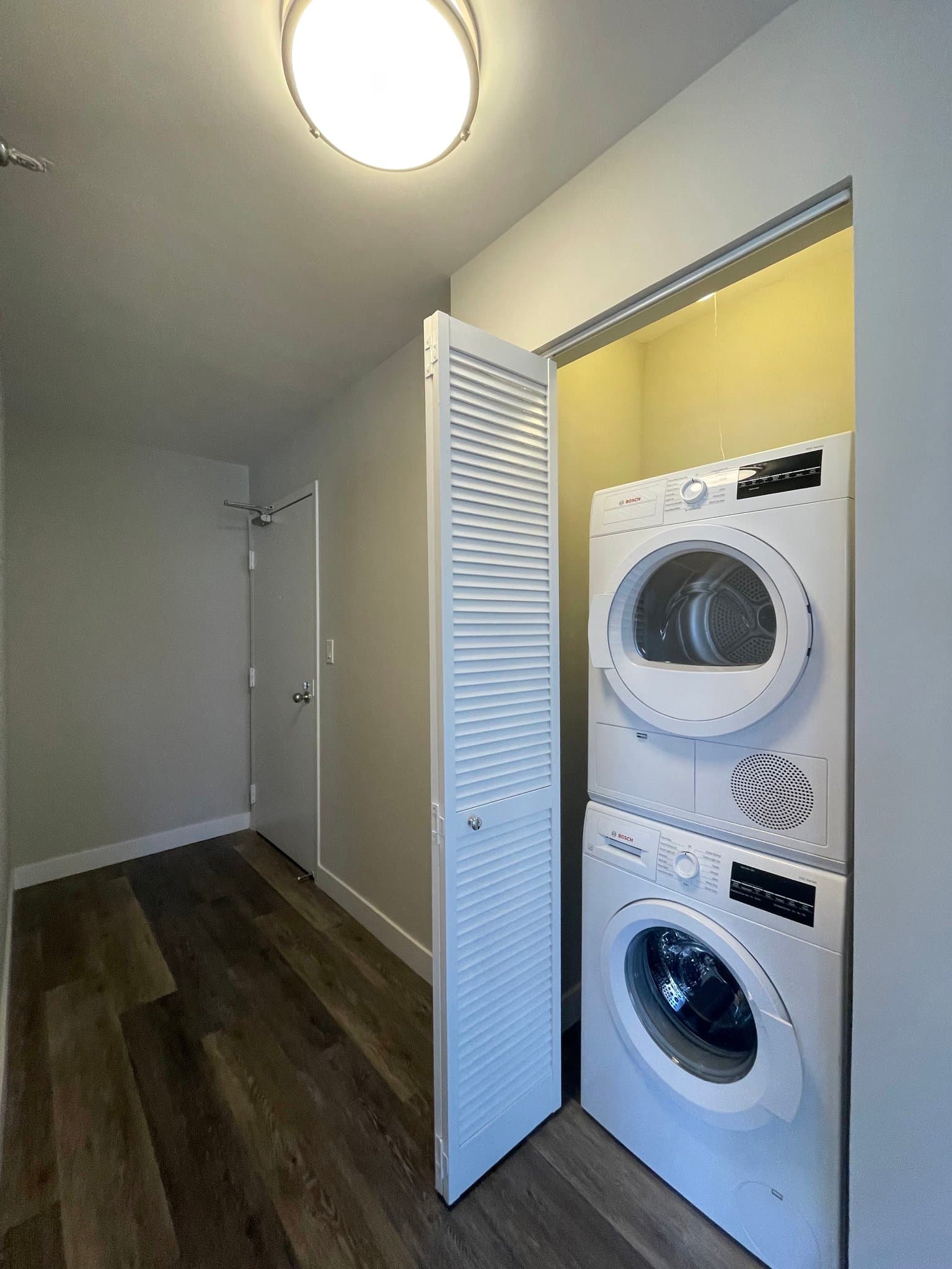 Chicago Condo: 1 East Delaware