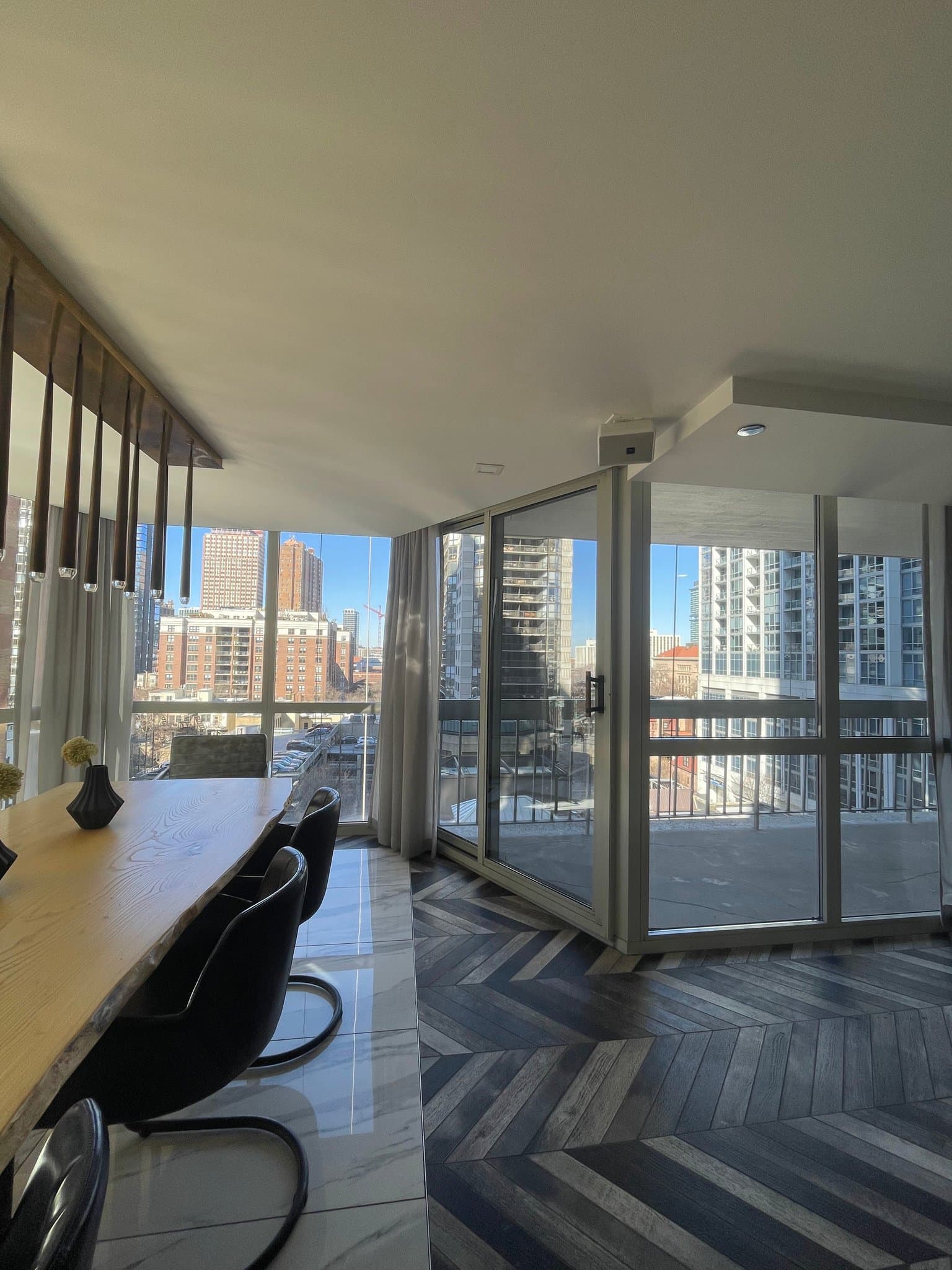 Chicago Condo: 1 East Delaware