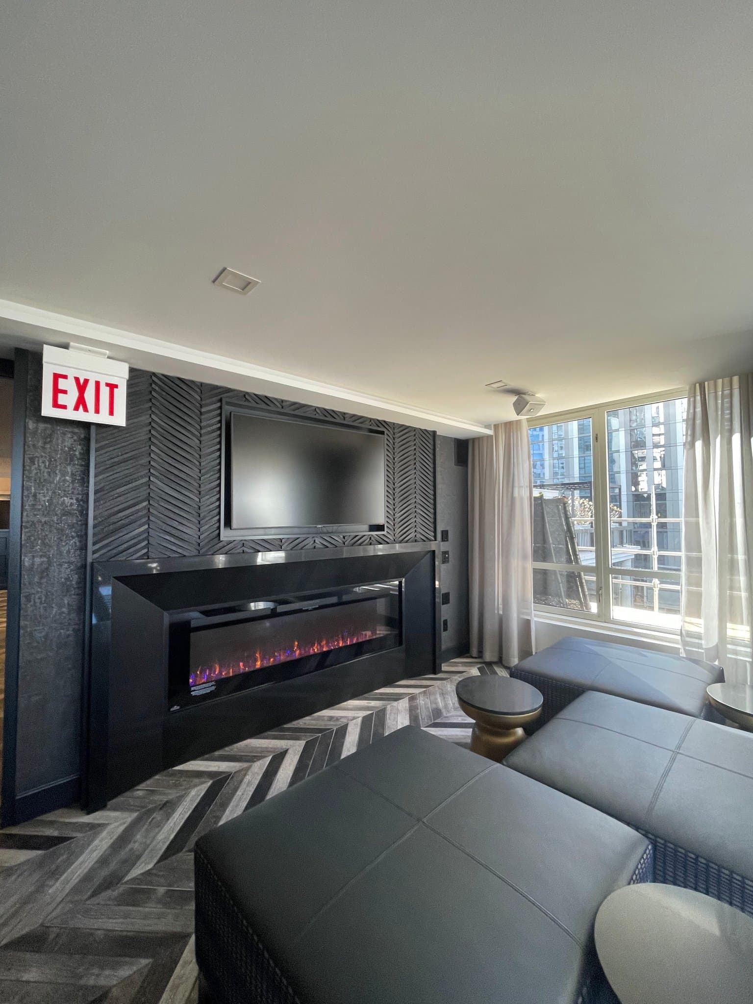 Chicago Condo: 1 East Delaware