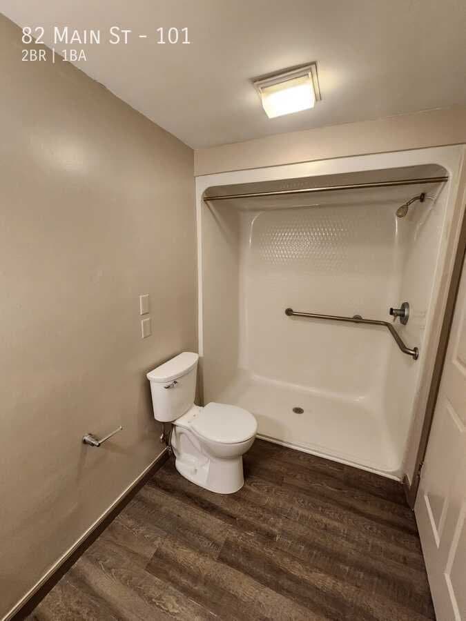 East Hampton Apartment: 82 Main St