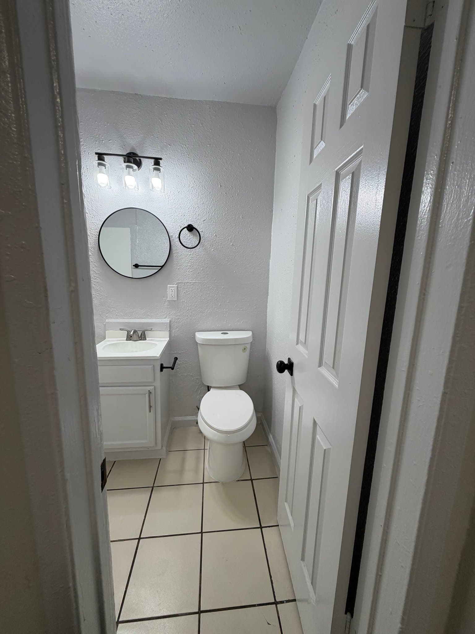 Los Angeles Apartment: 600 w 93rd St